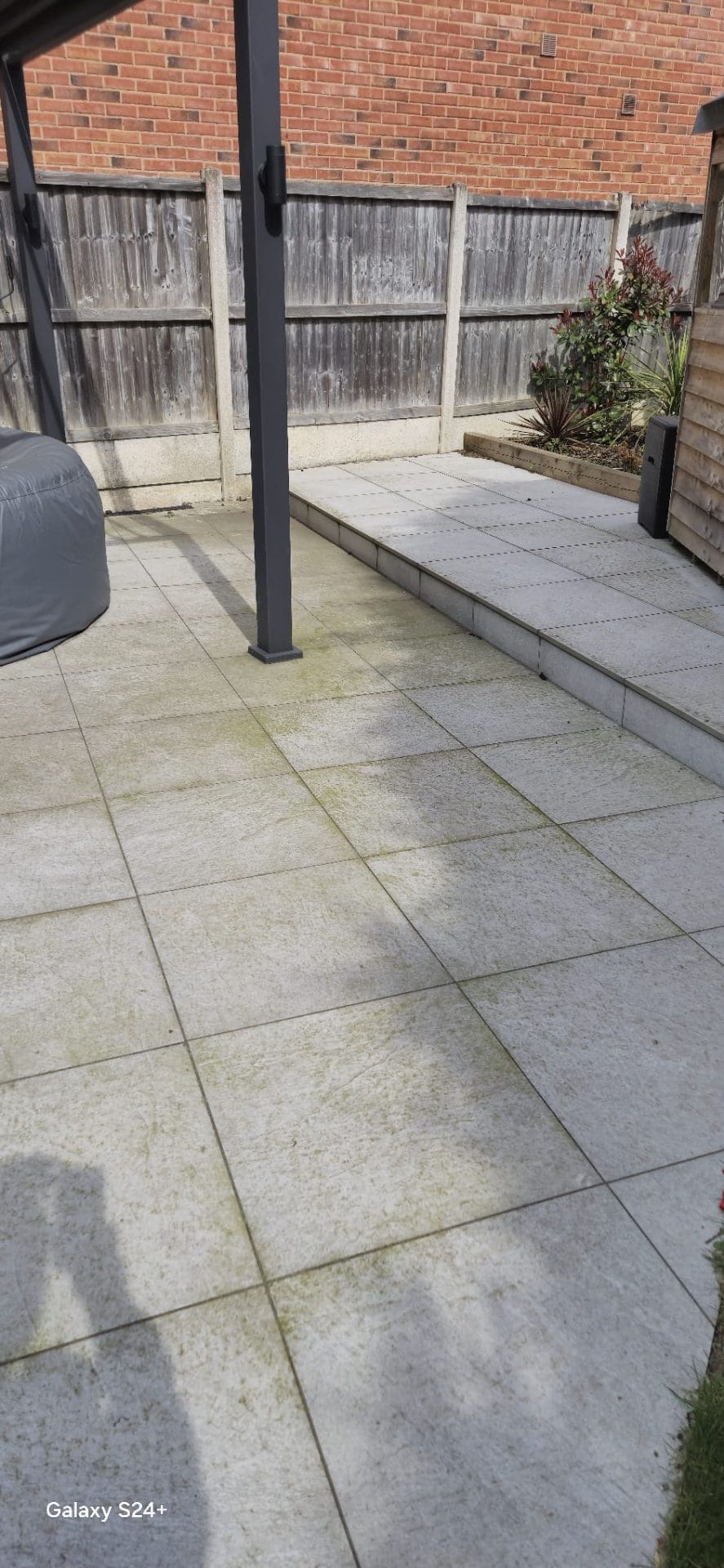 Avail Professional Gutter Cleaning Service - Avoid Long-term Gutter Damage